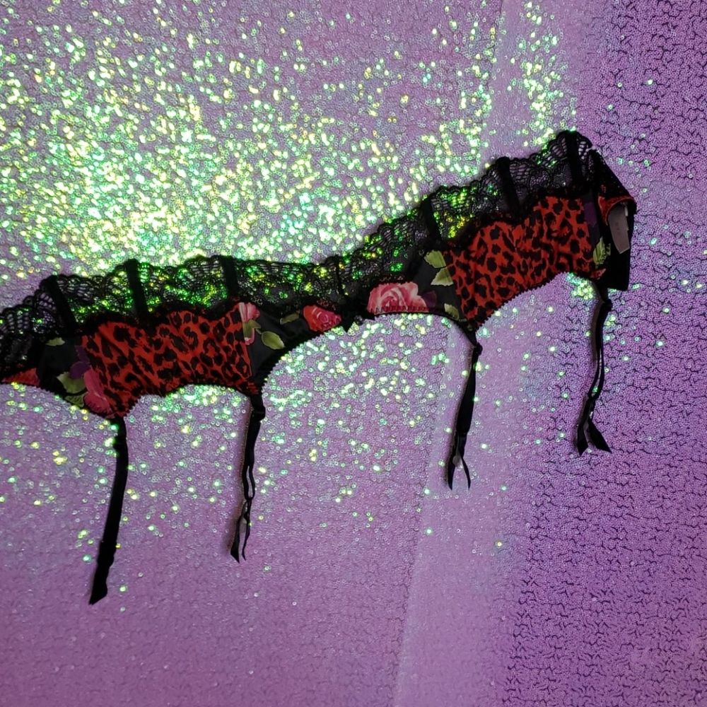 Victoria's Secret red leopard print garter belt xs